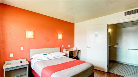 Motel 6 Denver - Airport ₹ 5,179. Denver Hotel Deals & Reviews - KAYAK