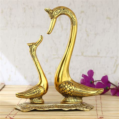 eCraftIndia Loving Golden Swan Couple Figurine : Amazon.in: Home & Kitchen