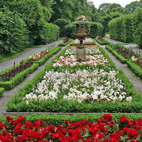 ULRIKSDALS SLOTTSPARK Guide (2026) All You Need to Know BEFORE You Go ...