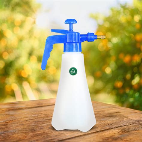 TrustBasket Pressure Sprayer (1 Liter) | Pressure Spray Bottle for ...