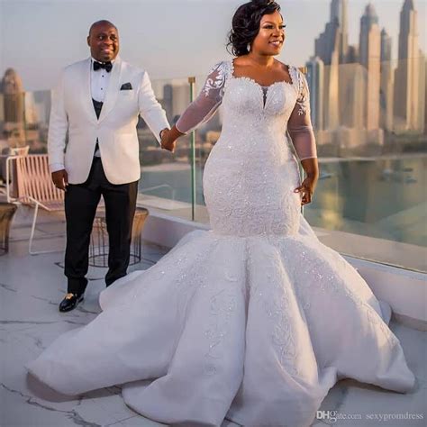 Plus size mermaid wedding gown | Beachweddingtips.com