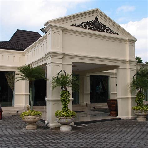 MUSEUM BATIK DANAR HADI (2025) All You Need to Know BEFORE You Go (with ...