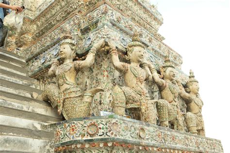 郑王庙是是曼谷旅游必大咖的景点。郑王庙又称为黎明寺|湄南河|郑王庙|黎明_新浪新闻