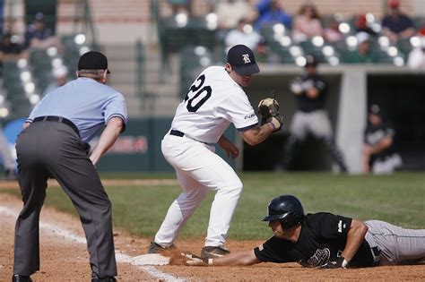 Baseball First Base 的图像结果