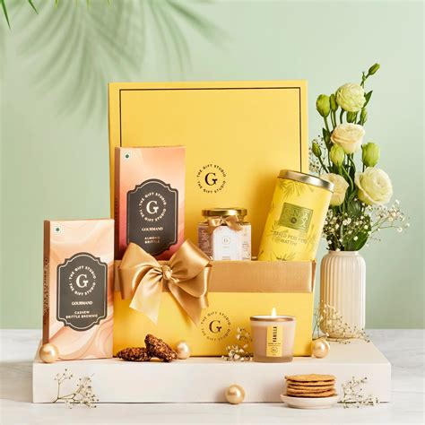 Buy Nuts & Nibbles Hamper Online - Premium Gifts at Best Price – The ...