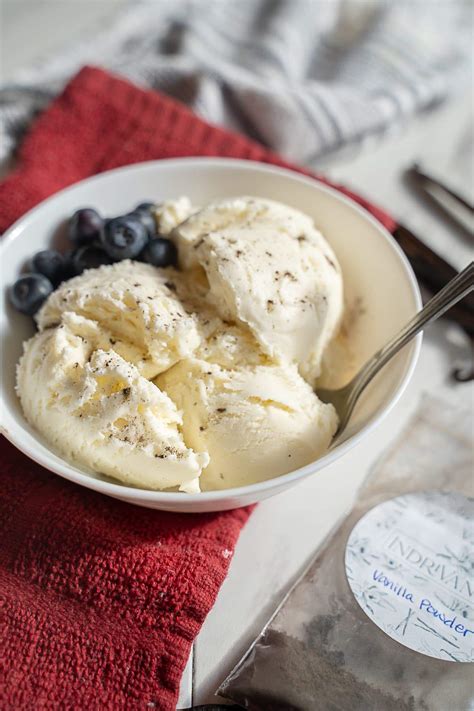 Homemade salted vanilla bean ice cream | Call Me Betty