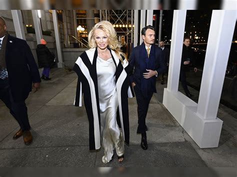 Animal rights advocate Pamela Anderson will now host a plant-based ...