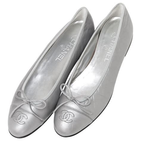 Silver leather ballet flats Chanel Silver size 40 EU in Leather ...