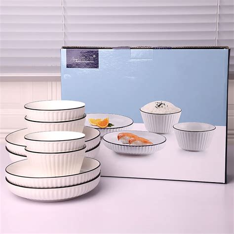Buy P-PLUS INTERNATIONAL Porcelain Dinnerware Set - Plates and Bowls (4 ...