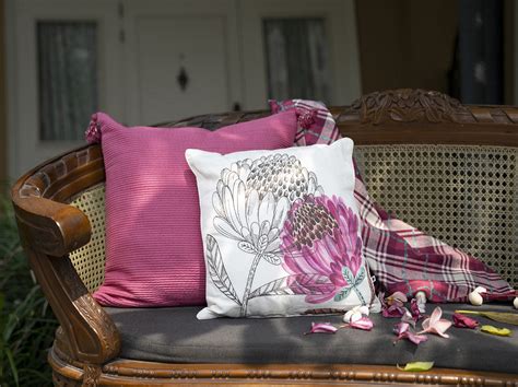 Expert Tips For Mastering the Art of Pattern Play in Home Decor