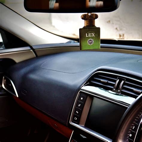 1872 Tuscan Leather - Pack of 3 Hangers – Curated For Cars