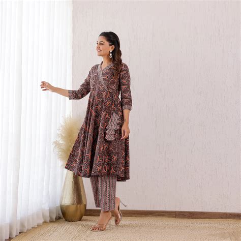 Brown and Off-white Vine-Stripes Printed Cotton Co-ord set – Vivika Fashion