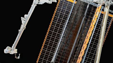 ISS Solar Array 的图像结果