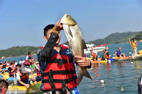 舟山渔民捕获127公斤重蓝鳍金枪鱼 估价6万元-浙江新闻-浙江在线