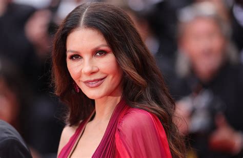 Cannes 2023 : Catherine Zeta-Jones enflamme la croisette avec un ...