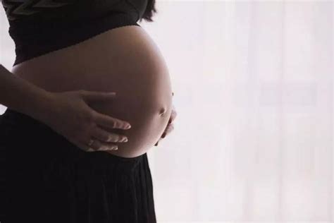 孕晚期突然肚子疼，医院检查发现有一种痛叫做孕晚期腹痛_腾讯新闻