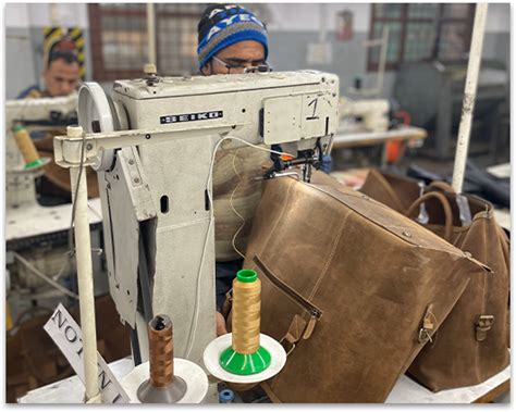 Our Craftsmanship honest products, thanks to honest manual work ...