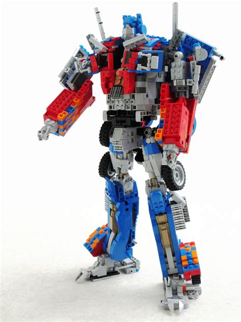 LEGO Transformer That Transforms 的图像结果