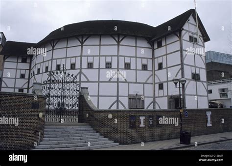 Globe Theatre 的图像结果