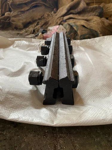 Track Fish Plate - T-061 Railway Track Fish Plate Manufacturer from Mumbai