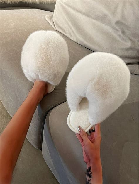 Minimalist Fuzzy Design Home Slippers, White Stylish Spliced Plain ...
