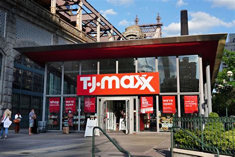 What retail stores are open on Thanksgiving? Details on TJ Maxx, Kohl's, more