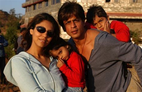 Shah Rukh Khan Beats Sachin Tendulkar, Amitabh Bachchan to Become 'Most ...