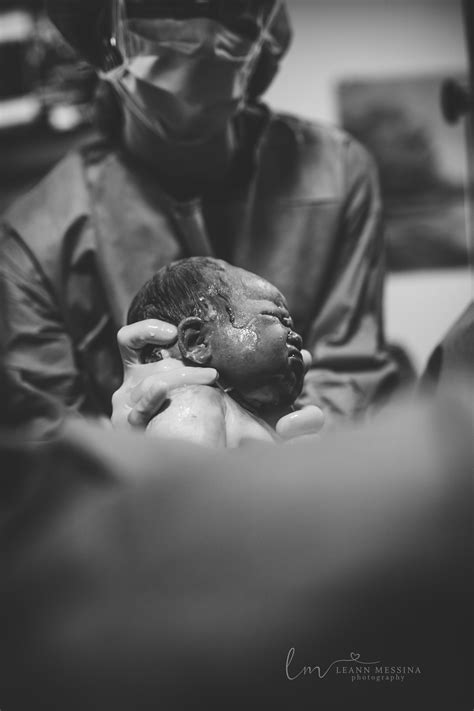 Birth Photographer Baton Rouge | Self-photographs Delivery