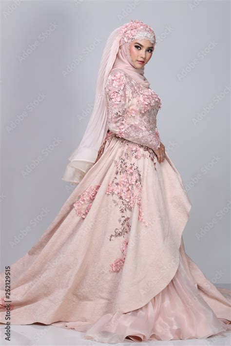 Muslim Wedding Bride 的图像结果