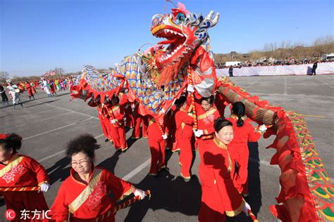 天津千年古镇杨柳青镇花会舞龙踩高跷 欢乐元宵！