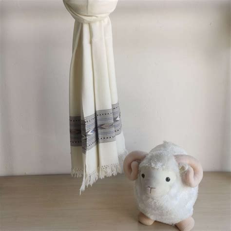 Hand Woven Pure Merino Wool Kullu Shawl – Bhuttico Shawls