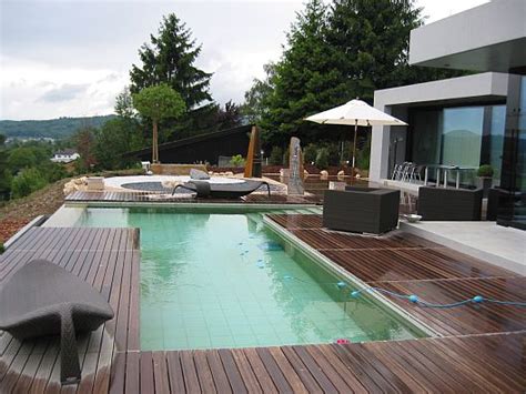 River Pool 的图像结果