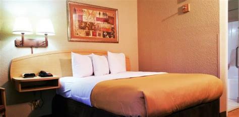 BIRCH HILL SUITES SOUTH BEND - Hotel Reviews, Photos, Rate Comparison ...