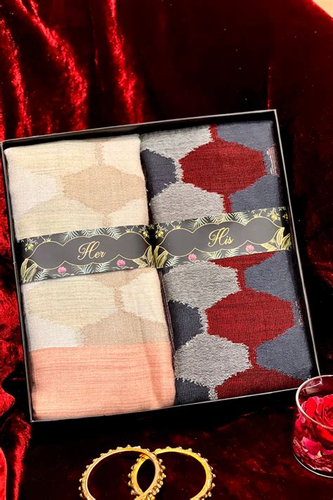 HIS AND HER GIFT BOX(MENS WITH FINE PASHMINA EKAT STOLE & WOMENS FINE ...