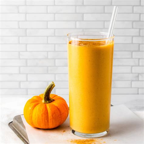 Pumpkin Protein Shake Recipe (with Pumpkin Pie Spice) - proteincakery.com