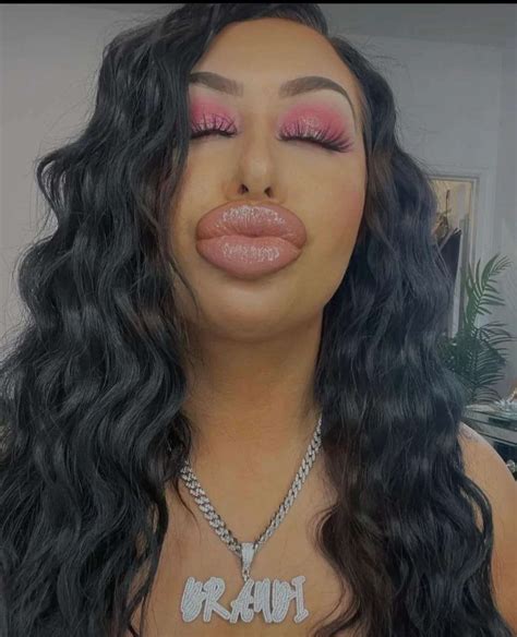 those beautiful cock sucking lips 💋 : r/BrandiBae