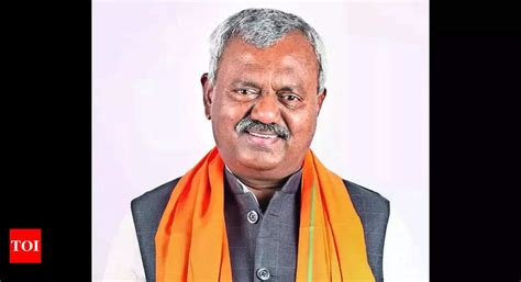 Karnataka: Congress workers wave black flags at minister S T Somashekar ...