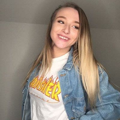 Laine Taylor Bio, Affair, Single, Ethnicity, Salary, Age, Net Worth