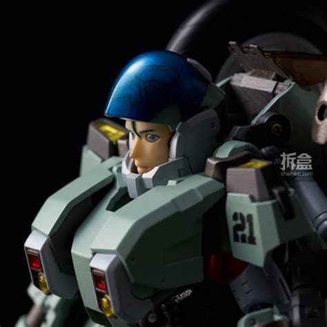 Toynami - Robotech Mospeada 1/28 Scale Transformable Figure - VR-052F – Simply Toys