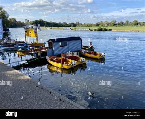 Pier river thames windsor hi-res stock photography and images - Alamy