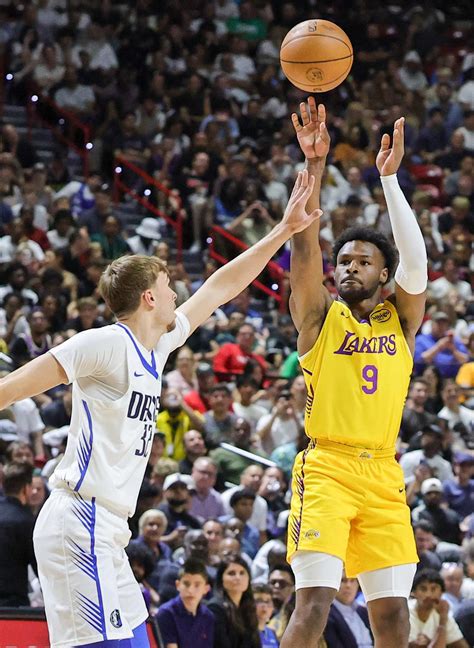 How many points did Bronny James score tonight? Lakers vs. Mavericks ...