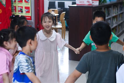 大手牵小手 嘉兴南湖凤桥社区开展六一儿童节活动 丰富“一小”生活兴趣