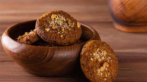 सर्दियों में बनाकर स्टोर कर लें खजूर से बनने वाली ये 2 शानदार डिशेज ...