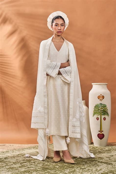 Ivory All Fours Kurta Set – House Of Masaba