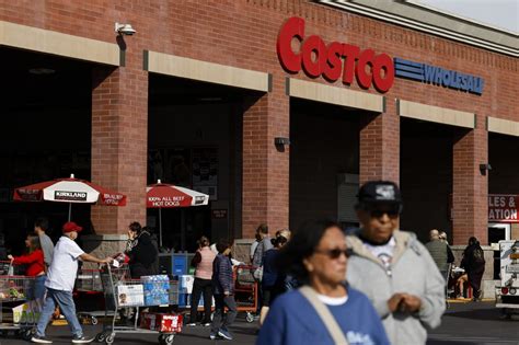 Costco’s CEO is an unlikely risk taker | CNN Business