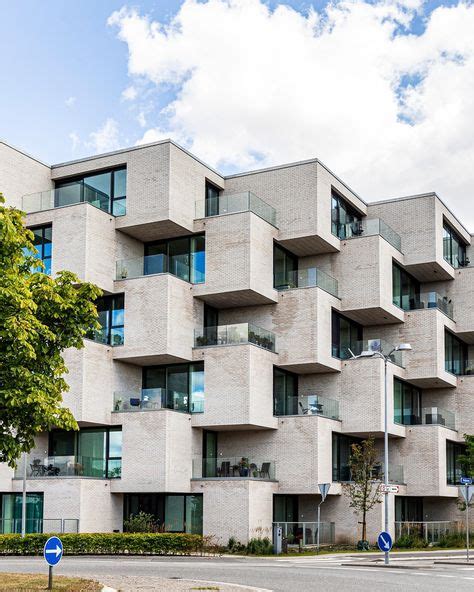 Corner Building 的图像结果