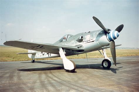 Fichier:Focke-Wulf Fw 190D-9 outside USAF.jpg — Wikipédia