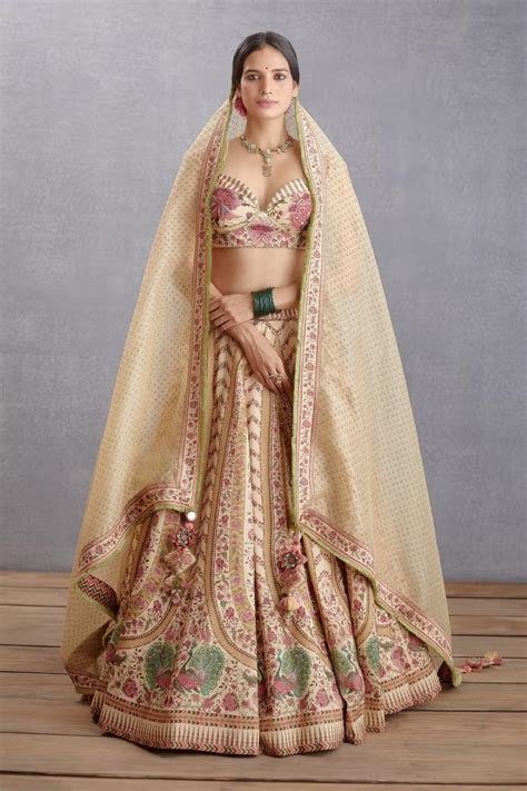 100 + Roundup of the Latest Lehenga Designs and Colour
