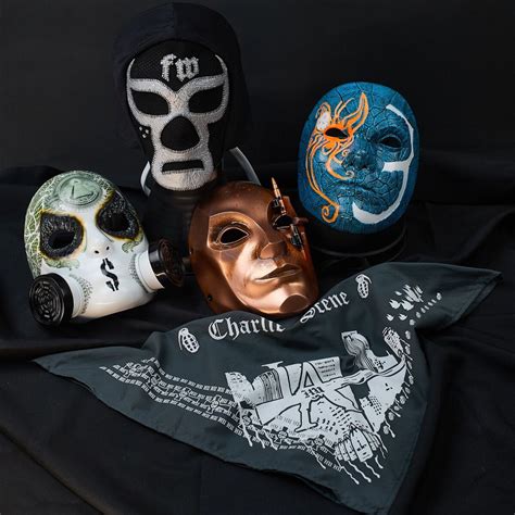 J Dog Hollywood Undead Unmasked Hollywood Undead Wikipedia