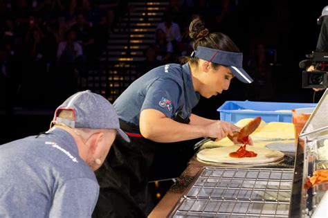 Domino's launches £4 lunchtime meal deal! | Need To Know